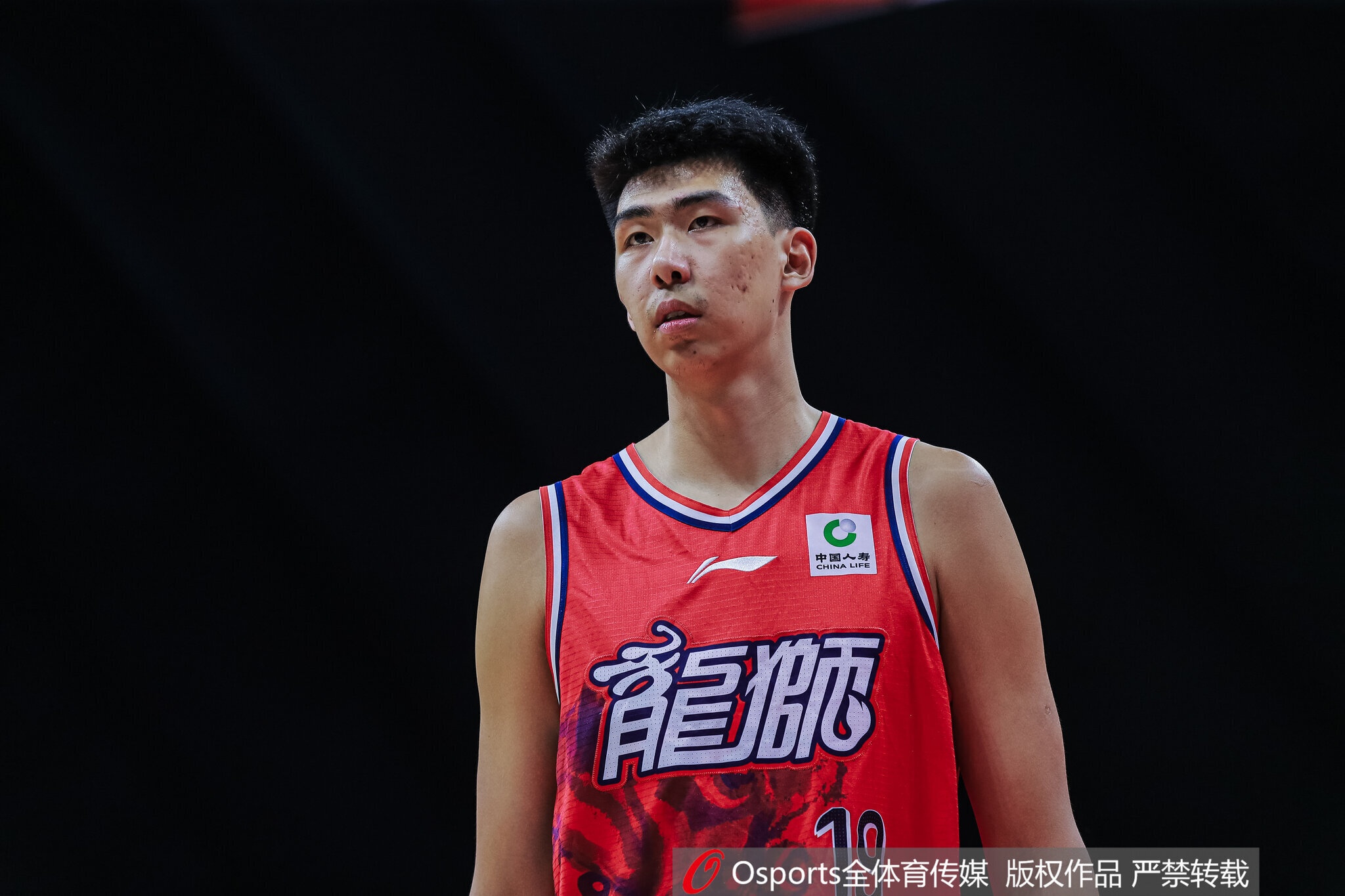 开云-媒体人：文班亚马当然只有一个 但2米26徐昕的灵活性怎能不算潜力
